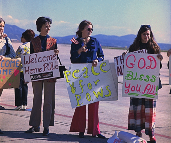 Wives_of_USMC_POWs_at_Camp_Pendleton_1973