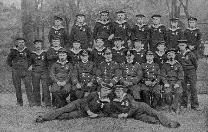 Crew_of_Unterseeboot_9_(WWI)